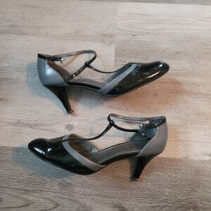 Womens black and grey east 5th heels - has scuffs in pictures - size 10